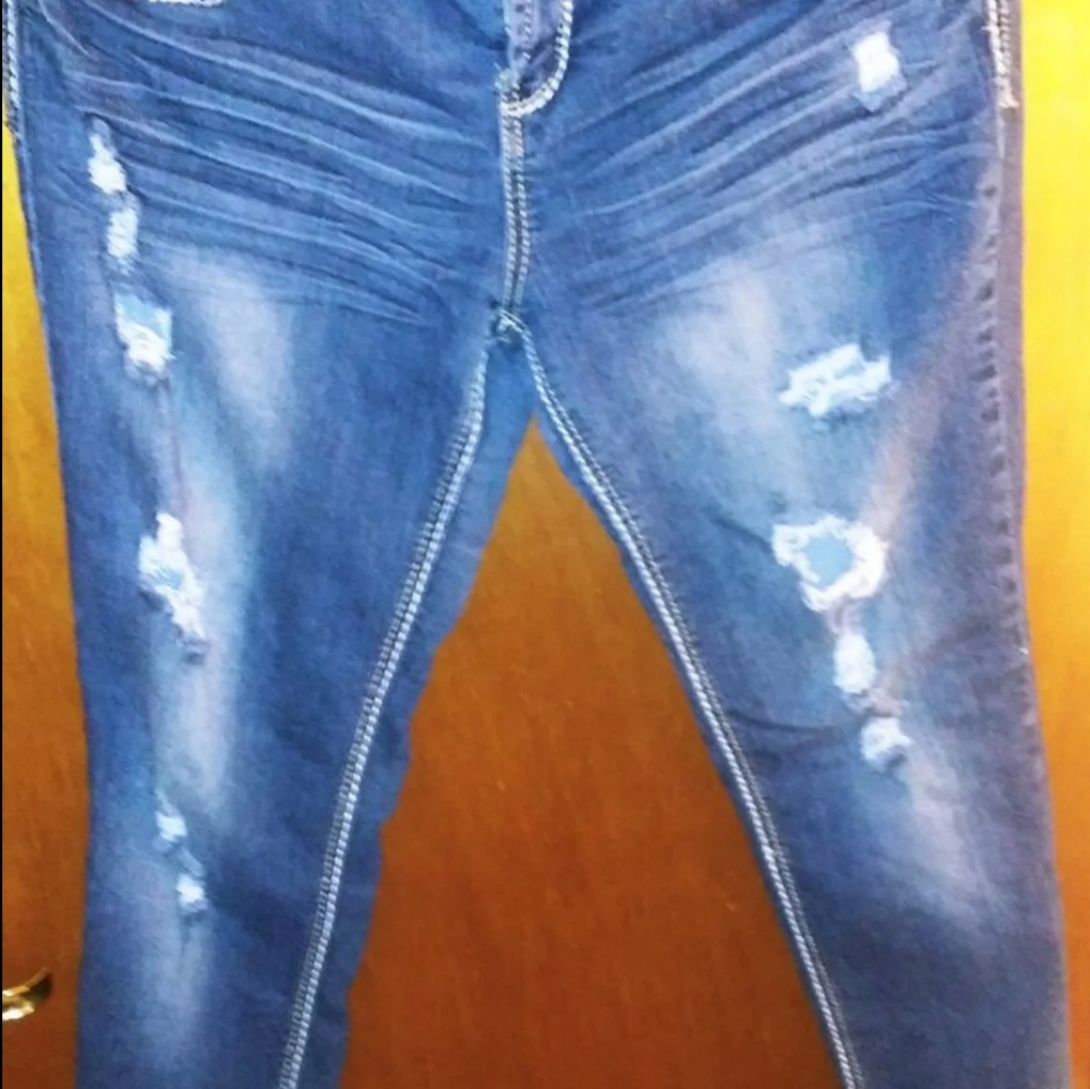 Almost Famous Size 13